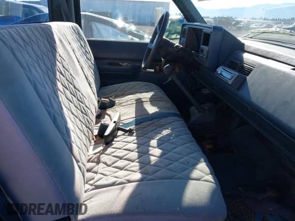 1990 GMC Sierra 1500 с VIN 1GTDK14K7LZ508382, выставлен на аукционе IAAI как лот 42887272 с пробегом 263 705 миль миль и . История ставок и продаж доступна на DreamBid. Изображение 5.