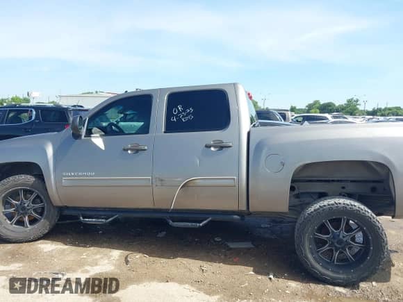 2012 Chevrolet Silverado 1500 LS z VIN 3GCPCREA0CG269854, wystawiony jako IAAI lot #42355788 z przebiegiem 171 944 mil mil oraz . Historia ofert i sprzedaży dostępna na DreamBid. Obrazek 14.