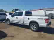 2018 Ford F-150 XL z VIN 1FTFX1E51JKE82628, wystawiony jako IAAI lot #43201475 z przebiegiem 79 461 mil mil oraz . Historia ofert i sprzedaży dostępna na DreamBid. Obrazek 3.