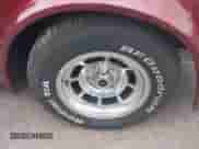 1981 Chevrolet Corvette z VIN 1G1AY8762BS409252, wystawiony jako IAAI lot #43573431 z przebiegiem 42 765 mil mil oraz . Historia ofert i sprzedaży dostępna na DreamBid. Obrazek 12.