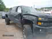 2018 Chevrolet Silverado 2500HD LTZ z VIN 1GC1KWEY1JF196965, wystawiony jako IAAI lot #42261887 z przebiegiem 46 460 mil mil oraz . Historia ofert i sprzedaży dostępna na DreamBid. Obrazek 6.