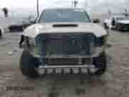 2018 Toyota Tacoma SR5 z VIN 3TMBZ5DN9JM017203, wystawiony jako Copart lot #53499565 z przebiegiem 44 027 mil mil oraz Szkoda całkowita • Salvage title. Historia ofert i sprzedaży dostępna na DreamBid. Obrazek 5.