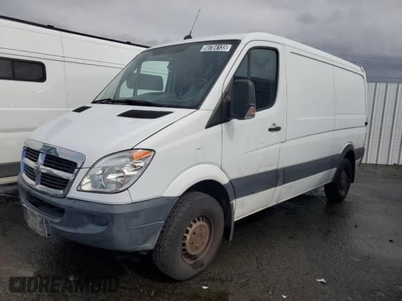 2007 Dodge Sprinter with VIN WD0PE745875164499, listed as a Copart auction lot 50784135 with 27,678 mi miles and Clean title. Bid and sale history available at DreamBid. Image 1.