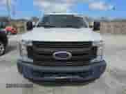 2018 Ford F-250 XL z VIN 1FT7W2A67JEC45748, wystawiony jako Copart lot #54447895 z przebiegiem 189 511 mil mil oraz Czysty tytuł • Clean title. Historia ofert i sprzedaży dostępna na DreamBid. Obrazek 5.