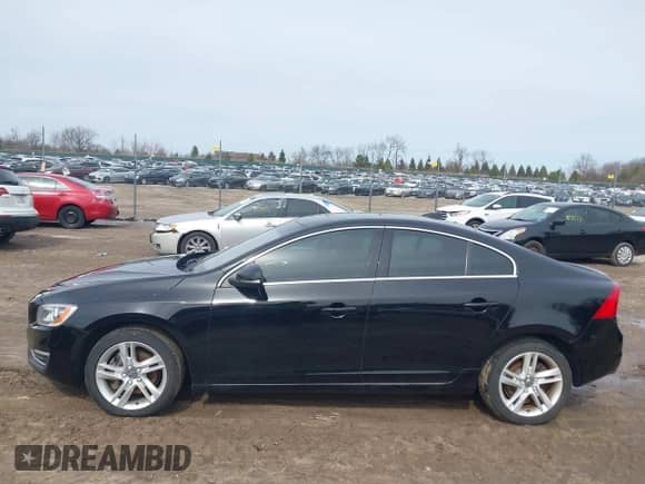 2015 Volvo S60 T5 Premier с VIN YV1612TK7F1357446, выставлен на аукционе IAAI как лот 41867566 с пробегом 90 023 миль миль и . История ставок и продаж доступна на DreamBid. Изображение 14.