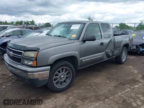 2006 Chevrolet Silverado 1500 LT3 с VIN 1GCEK19Z76Z178242, выставлен на аукционе IAAI как лот 42322595 с пробегом 279 612 миль миль и . История ставок и продаж доступна на DreamBid. Изображение 17.