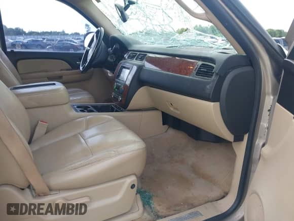 2007 Chevrolet Suburban LS with VIN 1GNFC16067J230068, listed as a IAAI auction lot 42366166 with 251,429 mi miles and . Bid and sale history available at DreamBid. Image 5.