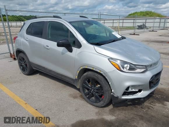 2022 Chevrolet Trax LT with VIN KL7CJLSM6NB551764, listed as a IAAI auction lot 42870061 with 19,360 mi miles and . Bid and sale history available at DreamBid. Image 1.