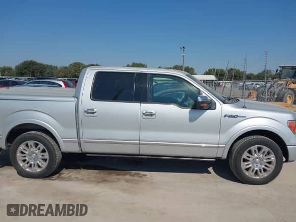 2009 Ford F-150 XL с VIN 1FTPW12V99FB12060, выставлен на аукционе IAAI как лот 43346015 с пробегом 216 622 миль миль и . История ставок и продаж доступна на DreamBid. Изображение 14.
