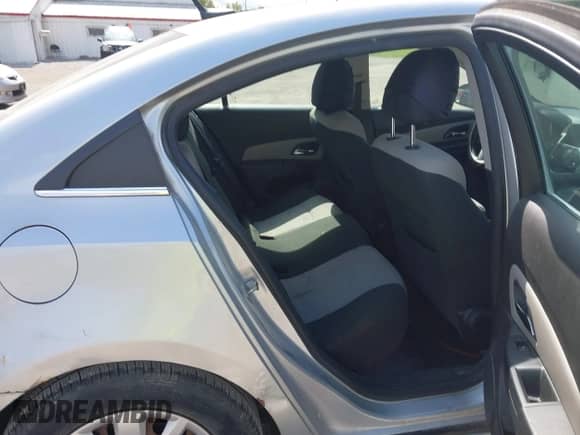 2011 Chevrolet Cruze LS с VIN 1G1PC5SH1B7276454, выставлен на аукционе IAAI как лот 43289303 с пробегом 138 701 миль миль и . История ставок и продаж доступна на DreamBid. Изображение 8.