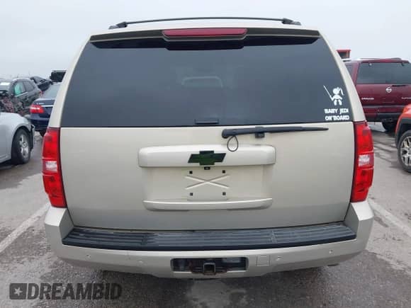 2011 Chevrolet Tahoe LT с VIN 1GNSKBE05BR250248, выставлен на аукционе IAAI как лот 42676401 с пробегом 195 683 миль миль и . История ставок и продаж доступна на DreamBid. Изображение 16.