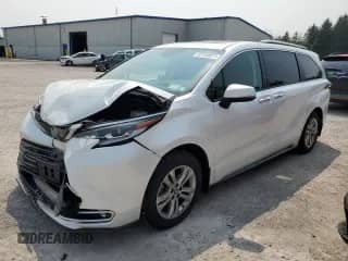 2022 Toyota Sienna Platinum с VIN 5TDESKFC4NS046187, выставлен на аукционе Copart как лот 67244075 с пробегом 21 699 миль миль и Списание • Salvage title. История ставок и продаж доступна на DreamBid. Изображение 1.