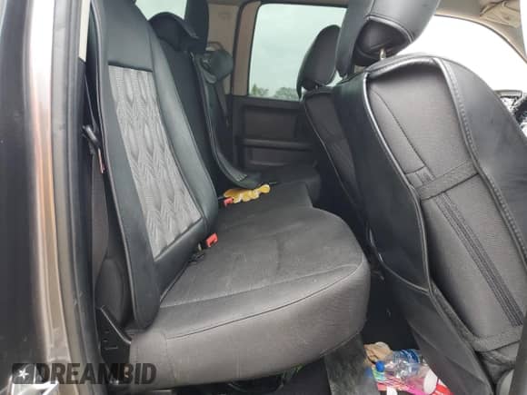 2019 Ram 1500 Express z VIN 1C6RR6FGXKS600589, wystawiony jako Copart lot #68422085 z przebiegiem 56 010 mil mil oraz Szkoda całkowita • Salvage title. Historia ofert i sprzedaży dostępna na DreamBid. Obrazek 10.