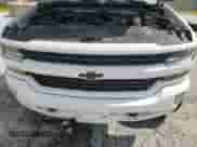 2016 Chevrolet Silverado 1500 LT z VIN 3GCUKREC9GG304579, wystawiony jako Copart lot #70339245 z przebiegiem 105 244 mil mil oraz Szkoda całkowita • Salvage title. Historia ofert i sprzedaży dostępna na DreamBid. Obrazek 11.