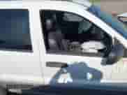 2000 Jeep Grand Cherokee Laredo z VIN 1J4GW48N5YC236166, wystawiony jako IAAI lot #42724532 z przebiegiem 172 052 mil mil oraz . Historia ofert i sprzedaży dostępna na DreamBid. Obrazek 13.