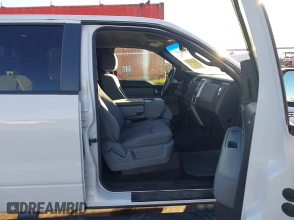 2012 Ford F-150 XL z VIN 1FTFW1EF9CFB26662, wystawiony jako IAAI lot #43477531 z przebiegiem 186 497 mil mil oraz . Historia ofert i sprzedaży dostępna na DreamBid. Obrazek 5.