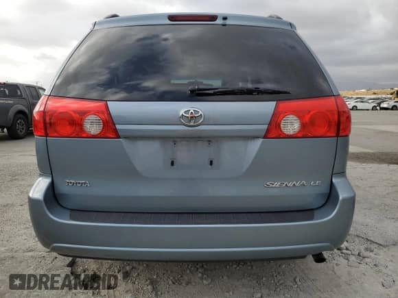 2010 Toyota Sienna CE z VIN 5TDKK4CC9AS341928, wystawiony jako Copart lot #86047675 z przebiegiem 169 006 mil mil oraz Szkoda całkowita • Salvage title. Historia ofert i sprzedaży dostępna na DreamBid. Obrazek 6.