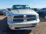 2009 Dodge 1500 Sport z VIN 1D3HB13T69J505466, wystawiony jako IAAI lot #42278465 z przebiegiem 228 700 mil mil oraz . Historia ofert i sprzedaży dostępna na DreamBid. Obrazek 12.