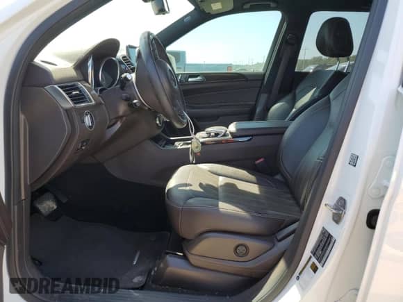 2019 Mercedes-Benz GLS 450 z VIN 4JGDF6EE2KB240063, wystawiony jako Copart lot #70652205 z przebiegiem 115 848 mil mil oraz Szkoda całkowita • Salvage title. Historia ofert i sprzedaży dostępna na DreamBid. Obrazek 7.