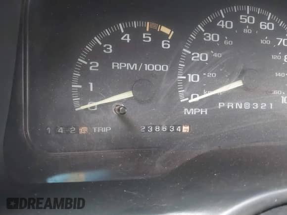 1996 GMC Sierra 1500 z VIN 2GTEC19R8T1553685, wystawiony jako IAAI lot #41503682 z przebiegiem 238 634 mil mil oraz . Historia ofert i sprzedaży dostępna na DreamBid. Obrazek 7.