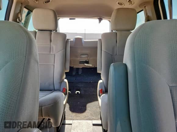 2011 Dodge Grand Caravan Express with VIN 2D4RN4DG8BR700514, listed as a Copart auction lot 72104035 with 94,946 mi miles and Clean title. Bid and sale history available at DreamBid. Image 10.