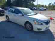 2015 Nissan Altima SL with VIN 1N4AL3AP7FN303450, listed as a IAAI auction lot 43439405 with 180,164 mi miles and . Bid and sale history available at DreamBid. Image 1.