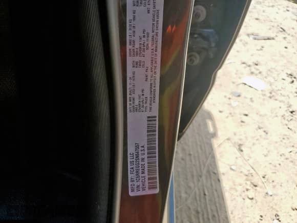 2025 Ram 1500 Tradesman z VIN 1C6RREGG2SN647557, wystawiony jako Copart lot #68718085 z przebiegiem 15 617 mil mil oraz Szkoda całkowita • Salvage title. Historia ofert i sprzedaży dostępna na DreamBid. Obrazek 12.