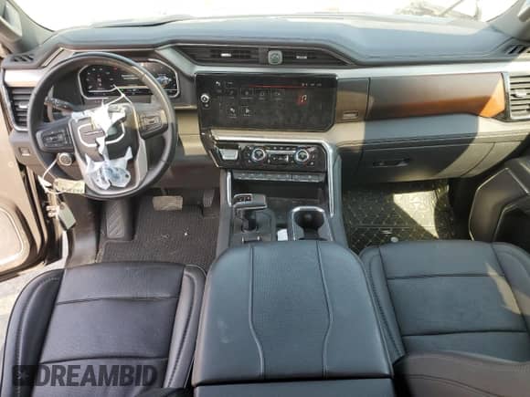 2023 GMC Sierra 1500 Denali z VIN 3GTUUGED8PG262364, wystawiony jako Copart lot #60471545 z przebiegiem 28 443 mil mil oraz Szkoda całkowita • Salvage title. Historia ofert i sprzedaży dostępna na DreamBid. Obrazek 8.