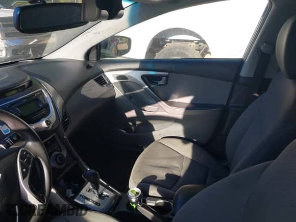 2012 Hyundai Elantra GLS z VIN 5NPDH4AE9CH069062, wystawiony jako IAAI lot #43378552 z przebiegiem 198 518 mil mil oraz . Historia ofert i sprzedaży dostępna na DreamBid. Obrazek 5.