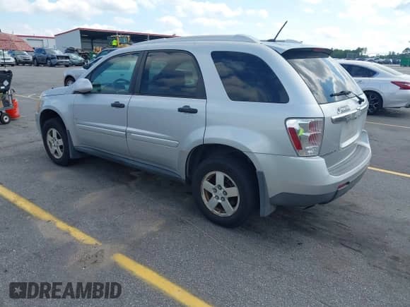 2009 Chevrolet Equinox 1LT z VIN 2CNDL43F296219090, wystawiony jako IAAI lot #42443417 z przebiegiem 127 618 mil mil oraz . Historia ofert i sprzedaży dostępna na DreamBid. Obrazek 3.