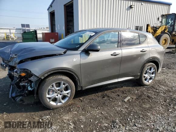 2024 Dodge Hornet R/T z VIN ZACPDFCW5R3A31605, wystawiony jako Copart lot #69868424 z przebiegiem 3 353 mil mil oraz Szkoda całkowita • Salvage title. Historia ofert i sprzedaży dostępna na DreamBid. Obrazek 1.