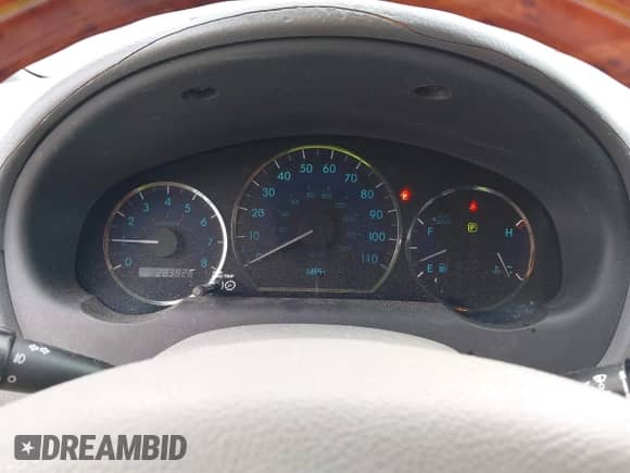 2008 Toyota Sienna XLE z VIN 5TDBK22CX8S011621, wystawiony jako IAAI lot #42274860 z przebiegiem 283 826 mil mil oraz . Historia ofert i sprzedaży dostępna na DreamBid. Obrazek 7.