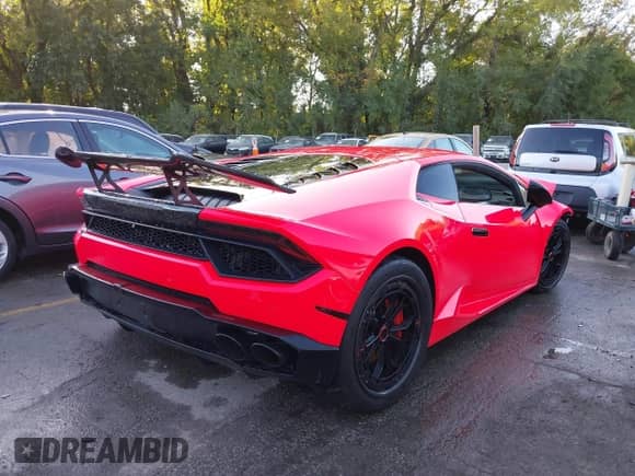 2017 Lamborghini Huracan LP 580-2 с VIN ZHWUC2ZF9HLA07464, выставлен на аукционе IAAI как лот 40491332 с пробегом 15 069 миль миль и . История ставок и продаж доступна на DreamBid. Изображение 4.