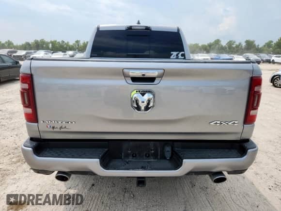 2021 Ram 1500 Limited z VIN 1C6SRFHM3MN815513, wystawiony jako Copart lot #70421615 z przebiegiem 82 755 mil mil oraz Szkoda całkowita • Salvage title. Historia ofert i sprzedaży dostępna na DreamBid. Obrazek 6.