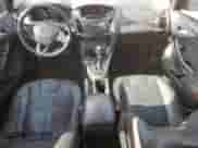 2015 Ford Focus SE z VIN 1FADP3K20FL210432, wystawiony jako Copart lot #86124805 z przebiegiem 98 374 mil mil oraz Czysty tytuł • Clean title. Historia ofert i sprzedaży dostępna na DreamBid. Obrazek 8.