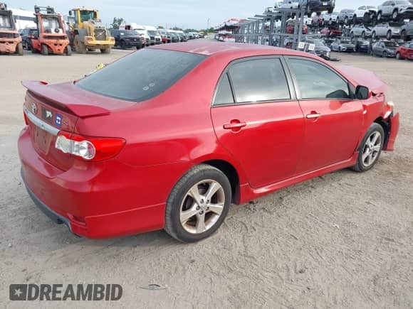 2011 Toyota Corolla S с VIN 2T1BU4EE9BC700195, выставлен на аукционе IAAI как лот 43244780 с пробегом 152 945 миль миль и . История ставок и продаж доступна на DreamBid. Изображение 4.