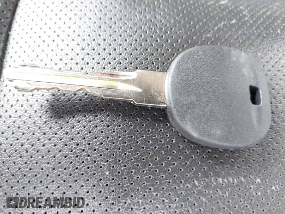 2013 Cadillac Escalade Premium z VIN 1GYS4CEF8DR268298, wystawiony jako IAAI lot #43402503 z przebiegiem 204 360 mil mil oraz . Historia ofert i sprzedaży dostępna na DreamBid. Obrazek 11.