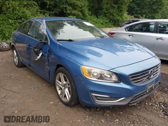 2015 Volvo S60 T5 Premier с VIN YV1612TK8F1334127, выставлен на аукционе IAAI как лот 42887031 с пробегом 101 981 миль миль и . История ставок и продаж доступна на DreamBid. Изображение 1.