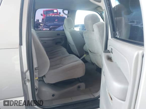 2005 Chevrolet Avalanche Z66 z VIN 3GNEC12Z15G228324, wystawiony jako IAAI lot #42428371 z przebiegiem Nie podano mil oraz . Historia ofert i sprzedaży dostępna na DreamBid. Obrazek 8.