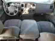 2007 Dodge 1500 SLT z VIN 1D7HA18267S169441, wystawiony jako Copart lot #70528583 z przebiegiem 208 882 mil mil oraz Czysty tytuł • Clean title. Historia ofert i sprzedaży dostępna na DreamBid. Obrazek 8.