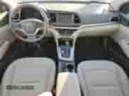 2018 Hyundai Elantra SE с VIN 5NPD74LF4JH379433, выставлен на аукционе Copart как лот 82147535 с пробегом 33 408 миль миль и Списание • Salvage title. История ставок и продаж доступна на DreamBid. Изображение 8.