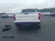 2022 Chevrolet Silverado 1500 Custom Trail Boss z VIN 3GCPYCEL6NG108492, wystawiony jako IAAI lot #42362191 z przebiegiem 46 701 mil mil oraz . Historia ofert i sprzedaży dostępna na DreamBid. Obrazek 16.