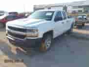 2018 Chevrolet Silverado 1500 Work Truck с VIN 1GCVKNEC3JZ227194, выставлен на аукционе IAAI как лот 43155097 с пробегом 151 014 миль миль и . История ставок и продаж доступна на DreamBid. Изображение 17.