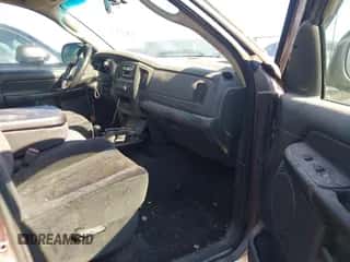 2005 Dodge 1500 SLT с VIN 1D7HU18N25S325473, выставлен на аукционе IAAI как лот 43423130 с пробегом 204 460 миль миль и . История ставок и продаж доступна на DreamBid. Изображение 5.