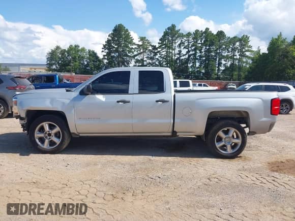 2017 Chevrolet Silverado 1500 Custom с VIN 1GCRCPEC4HZ391705, выставлен на аукционе IAAI как лот 42608589 с пробегом 208 079 миль миль и . История ставок и продаж доступна на DreamBid. Изображение 15.
