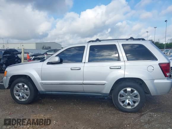 2008 Jeep Grand Cherokee Limited z VIN 1J8HR58228C192147, wystawiony jako IAAI lot #42731947 z przebiegiem 139 742 mil mil oraz . Historia ofert i sprzedaży dostępna na DreamBid. Obrazek 14.
