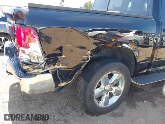 2019 Ram 1500 Big Horn z VIN 1C6RR7LT7KS631550, wystawiony jako IAAI lot #43138593 z przebiegiem 126 148 mil mil oraz . Historia ofert i sprzedaży dostępna na DreamBid. Obrazek 18.