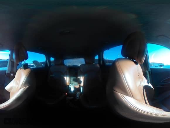 2014 Hyundai Santa Fe Limited с VIN KM8SNDHF3EU039574, выставлен на аукционе IAAI как лот 41689001 с пробегом 162 105 миль миль и . История ставок и продаж доступна на DreamBid. Изображение 21.