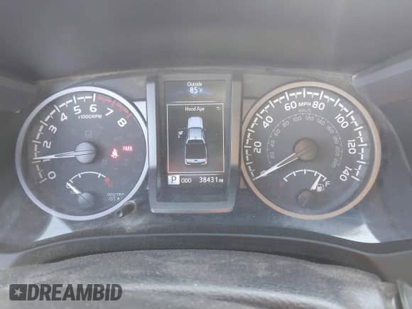 2023 Toyota Tacoma SR z VIN 3TMCZ5ANXPM580486, wystawiony jako IAAI lot #43248259 z przebiegiem 38 431 mil mil oraz . Historia ofert i sprzedaży dostępna na DreamBid. Obrazek 7.