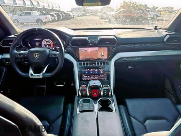 2019 Lamborghini Urus с VIN ZPBUA1ZL7KLA02968, выставлен на аукционе Copart как лот 70348795 с пробегом 9 750 миль миль и Списание • Salvage title. История ставок и продаж доступна на DreamBid. Изображение 9.